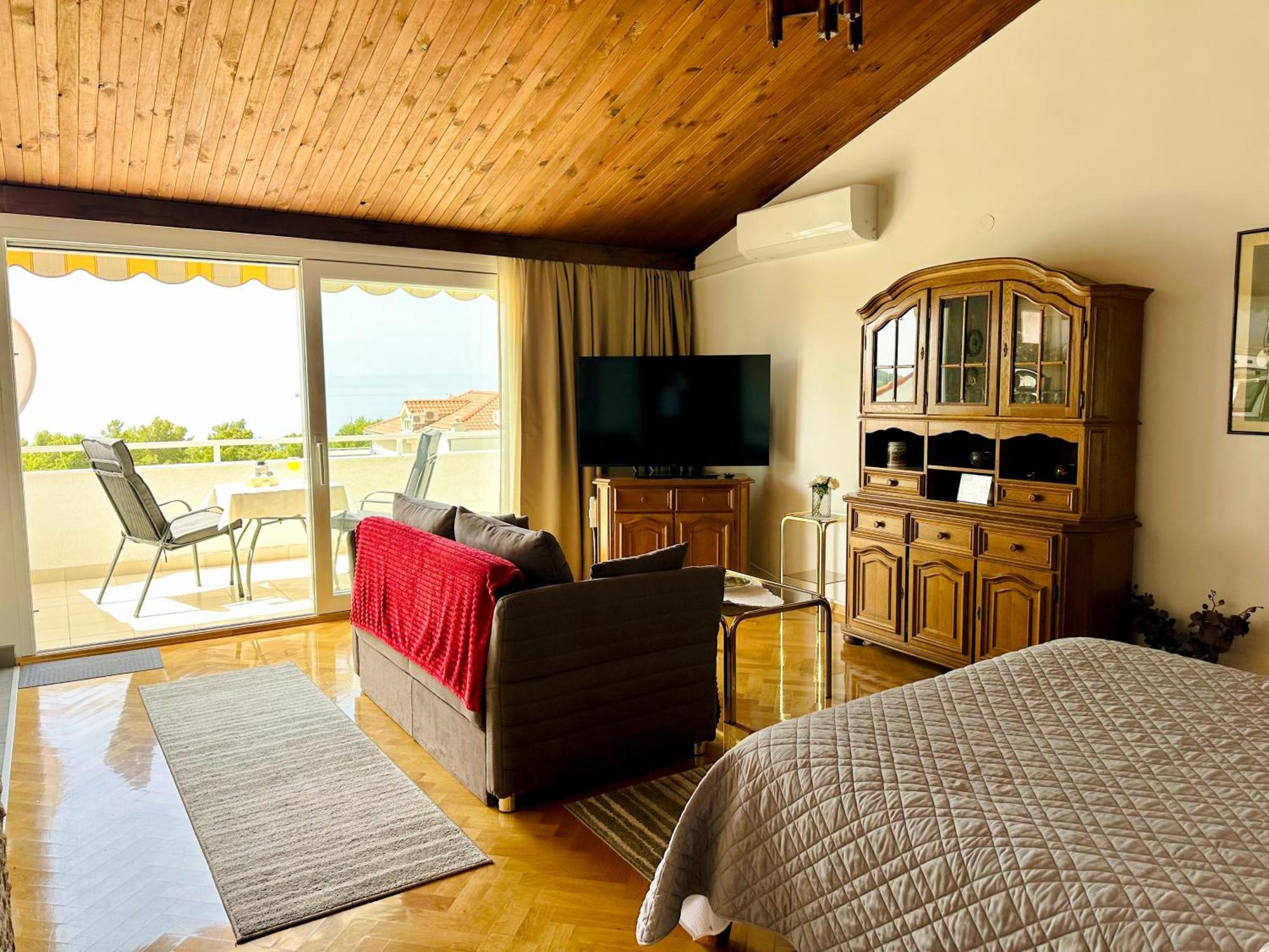 Penthouse Studio With Sea View Makarska Bagian luar foto