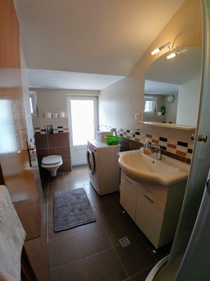 Penthouse Studio With Sea View Makarska Bagian luar foto