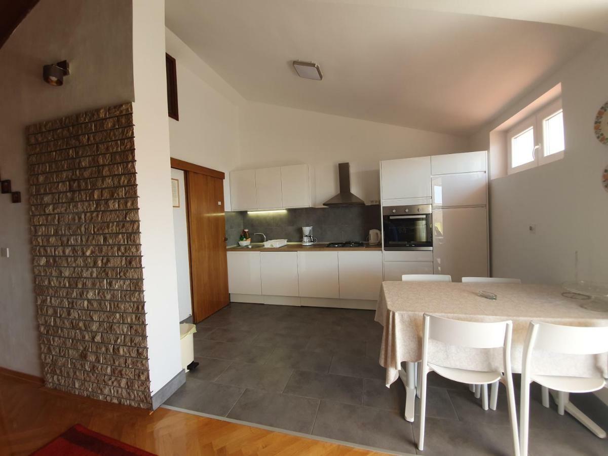 Penthouse Studio With Sea View Makarska Bagian luar foto