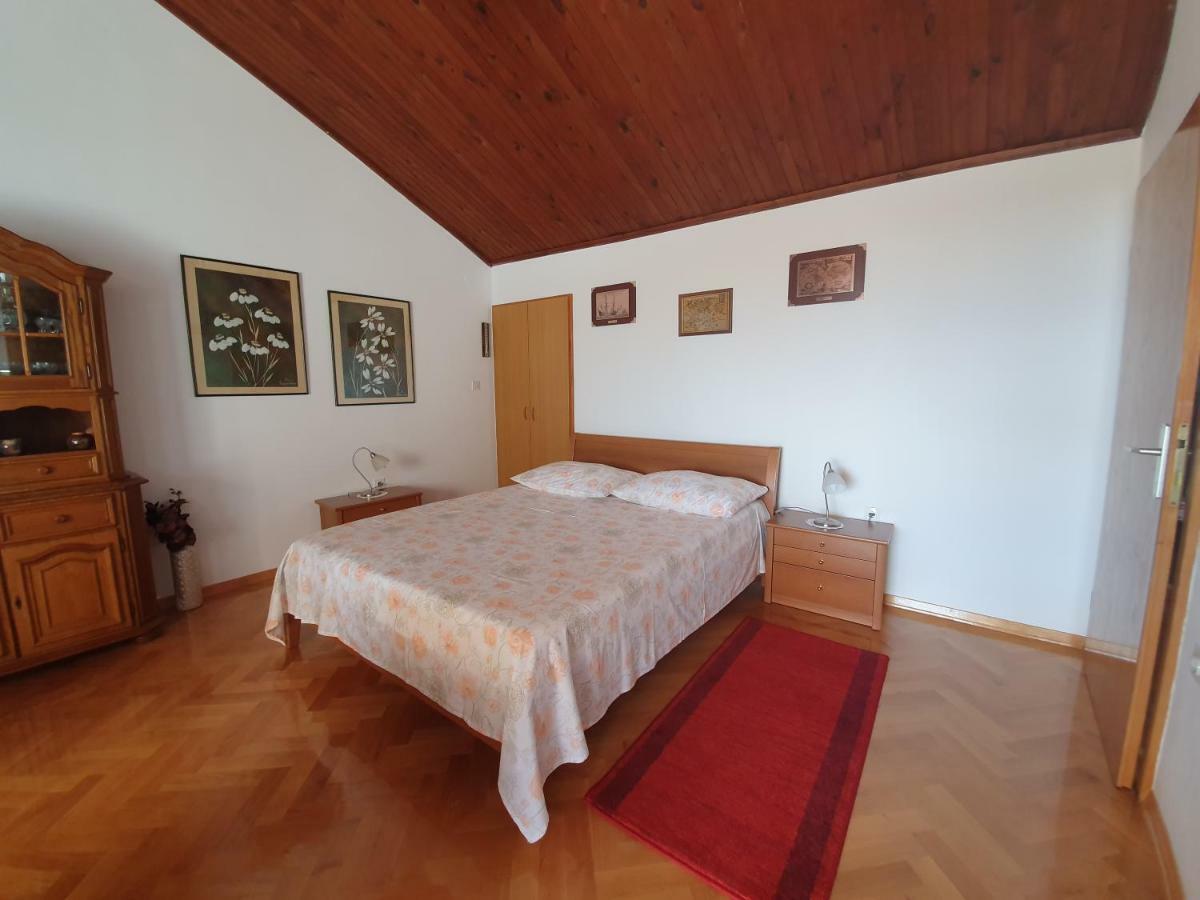Penthouse Studio With Sea View Makarska Bagian luar foto