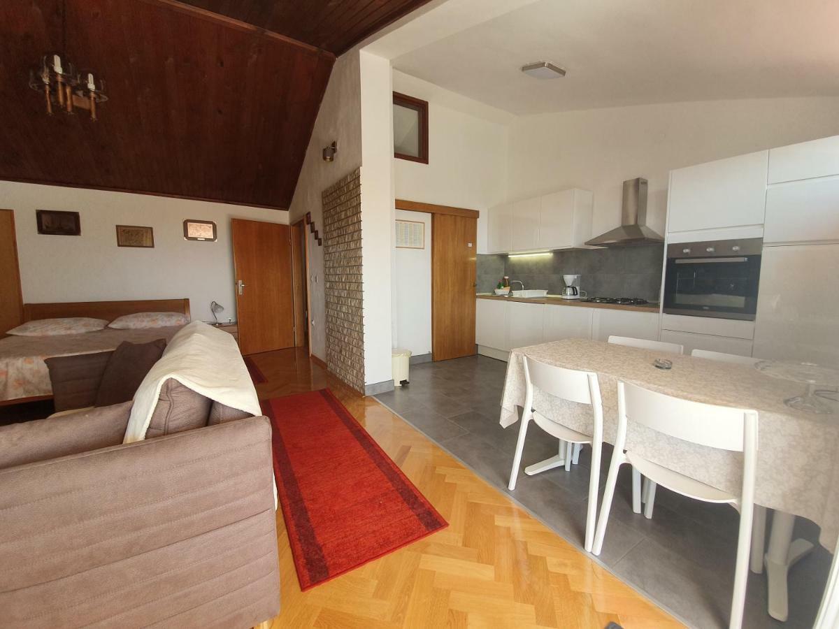 Penthouse Studio With Sea View Makarska Bagian luar foto